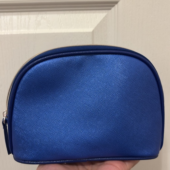 LaMer| New Cosmetics Bag! - Picture 3 of 8